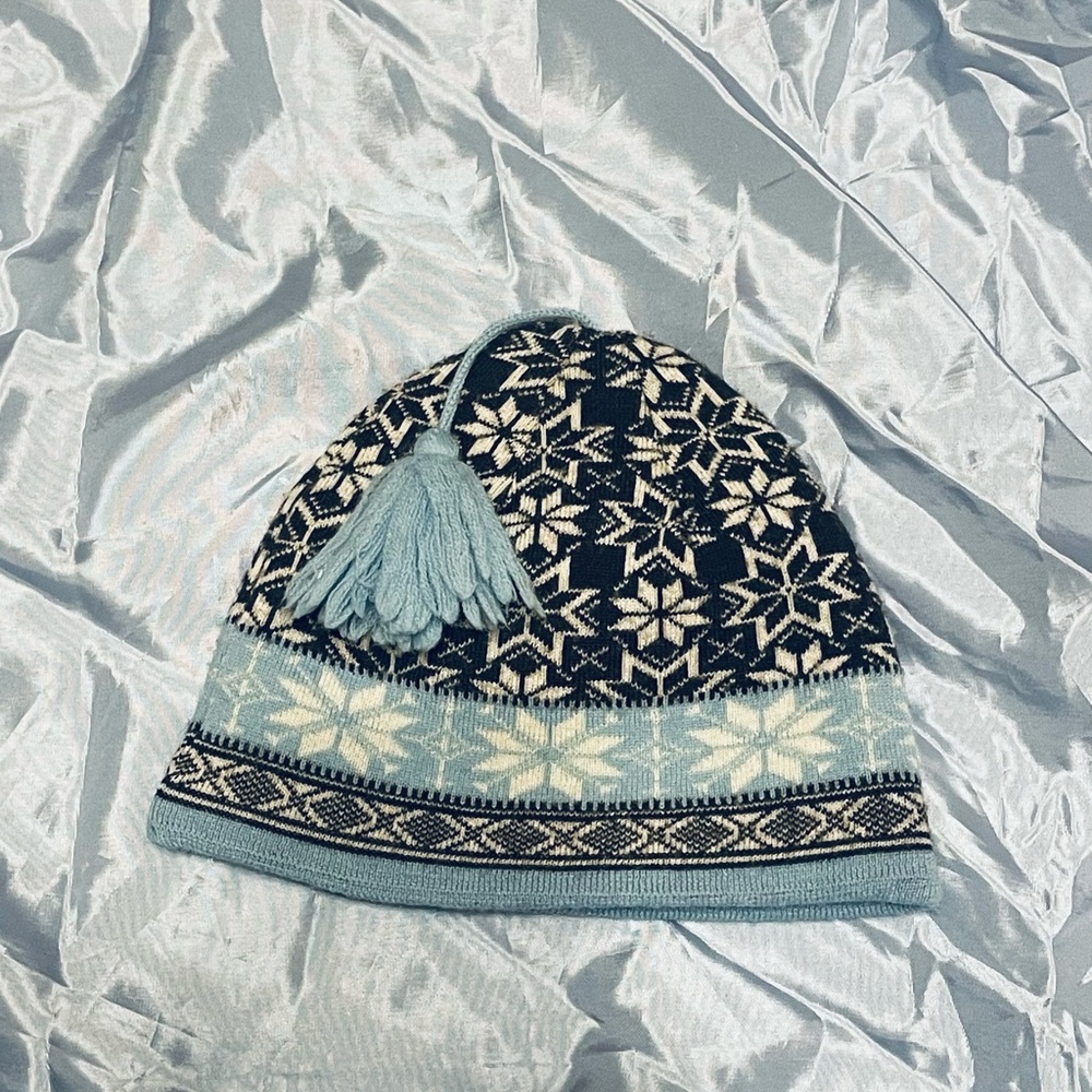 Snowflake Patterned Knit Beanie LL